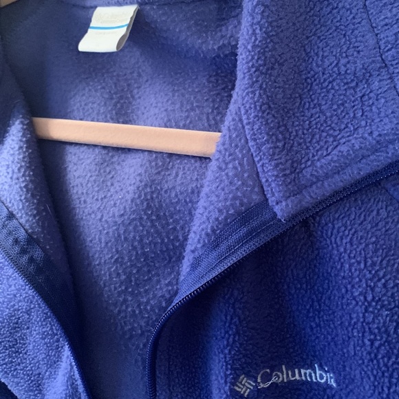 Columbia blue fleece jacket w/2 front & 2 inside pockets 1x. One small flaw-logo - Picture 9 of 13